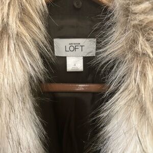 Loft dark green blazer jacket with removal faux fur. Excellent condition.
